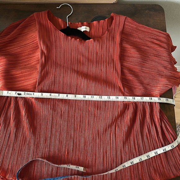 Madewell Texture and Thread Micropleat Top EUC - Picture 6 of 7